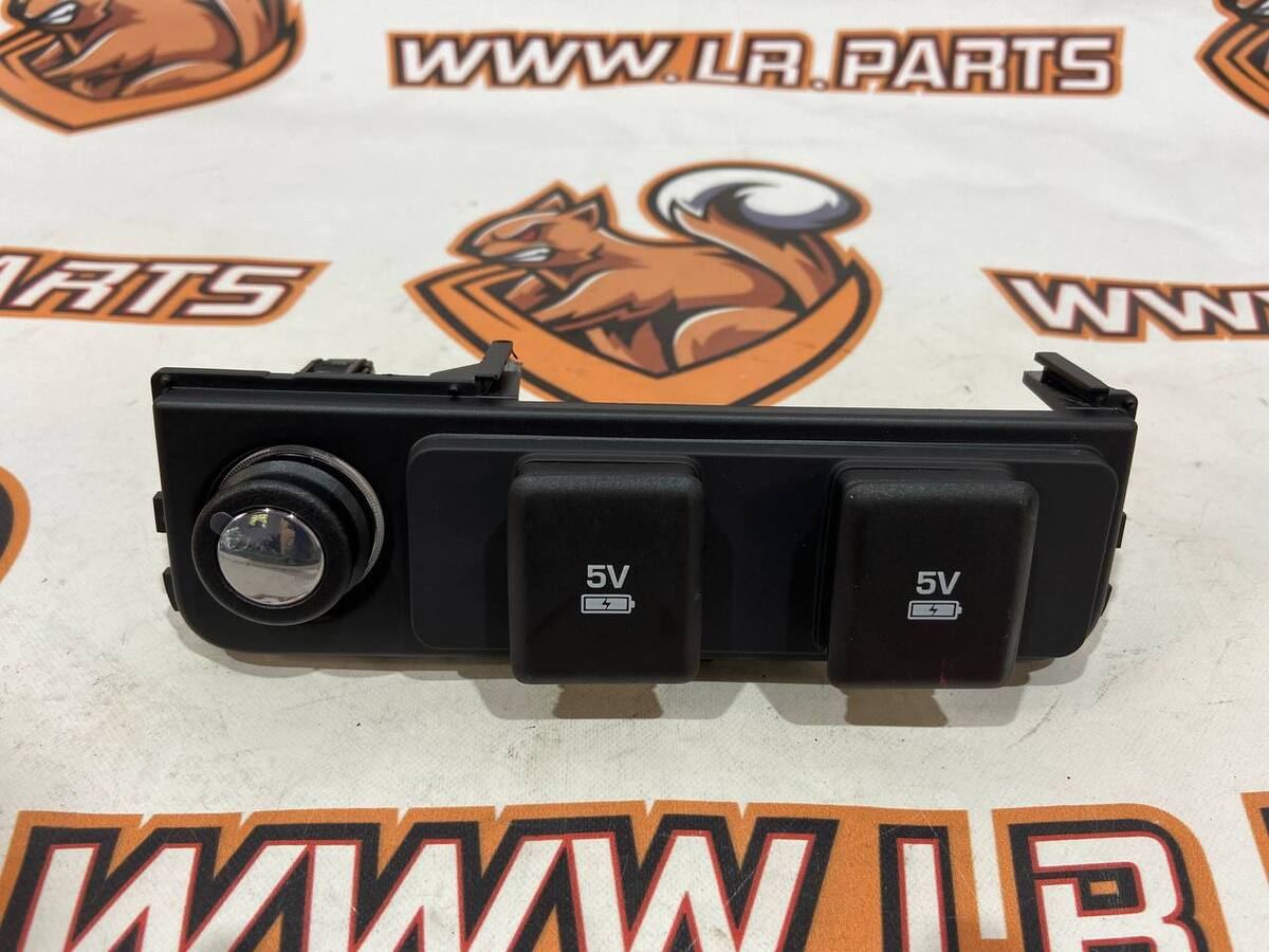 LR101656 Панель отделки центральной консоли задняя под зарядку Range Rover Sport L494 (2014-2022) Б/У